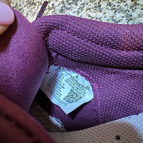Kids Size 6.5Y Jordan Series SE Sneakers in Burgundy and Tan - Picture 11 of 15